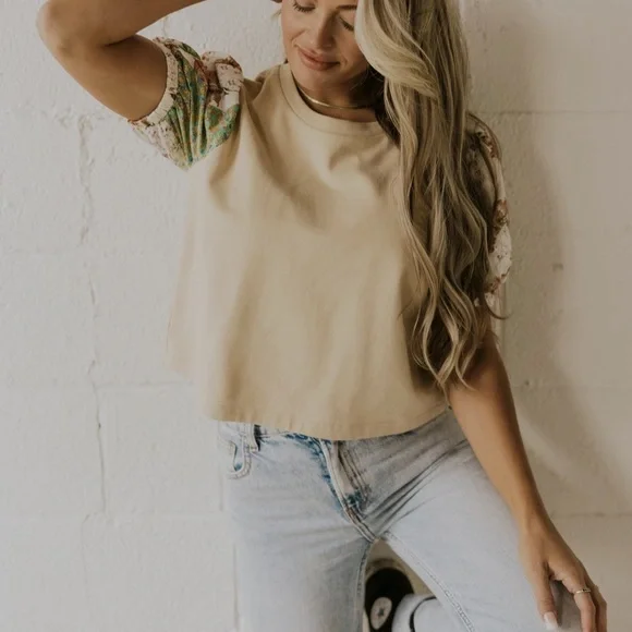 Floral‎ Sleeve Beige Top - Picture 5 of 6